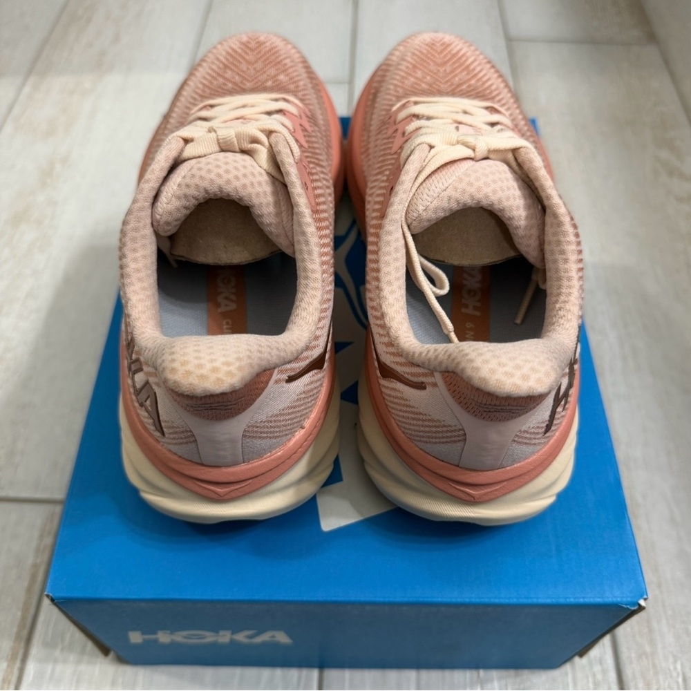 Hoka Clifton 9 Sneakers Women's Size 6.5 Sandstone
Cream - Picture 4 of 8